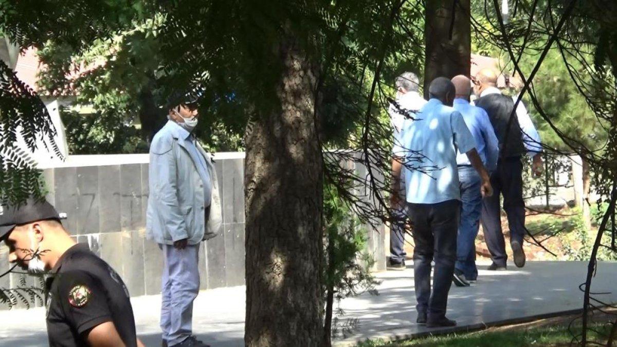 Diyarbakır'da evlat hasreti çeken aileler İHD'ye tepki gösterdi