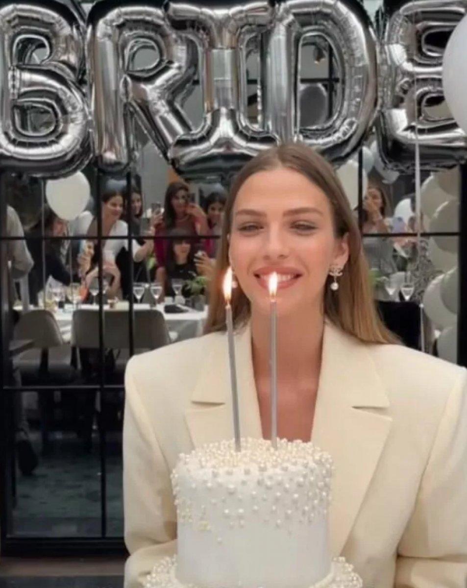 Yasemin Şefkatli bekarlığa veda etti