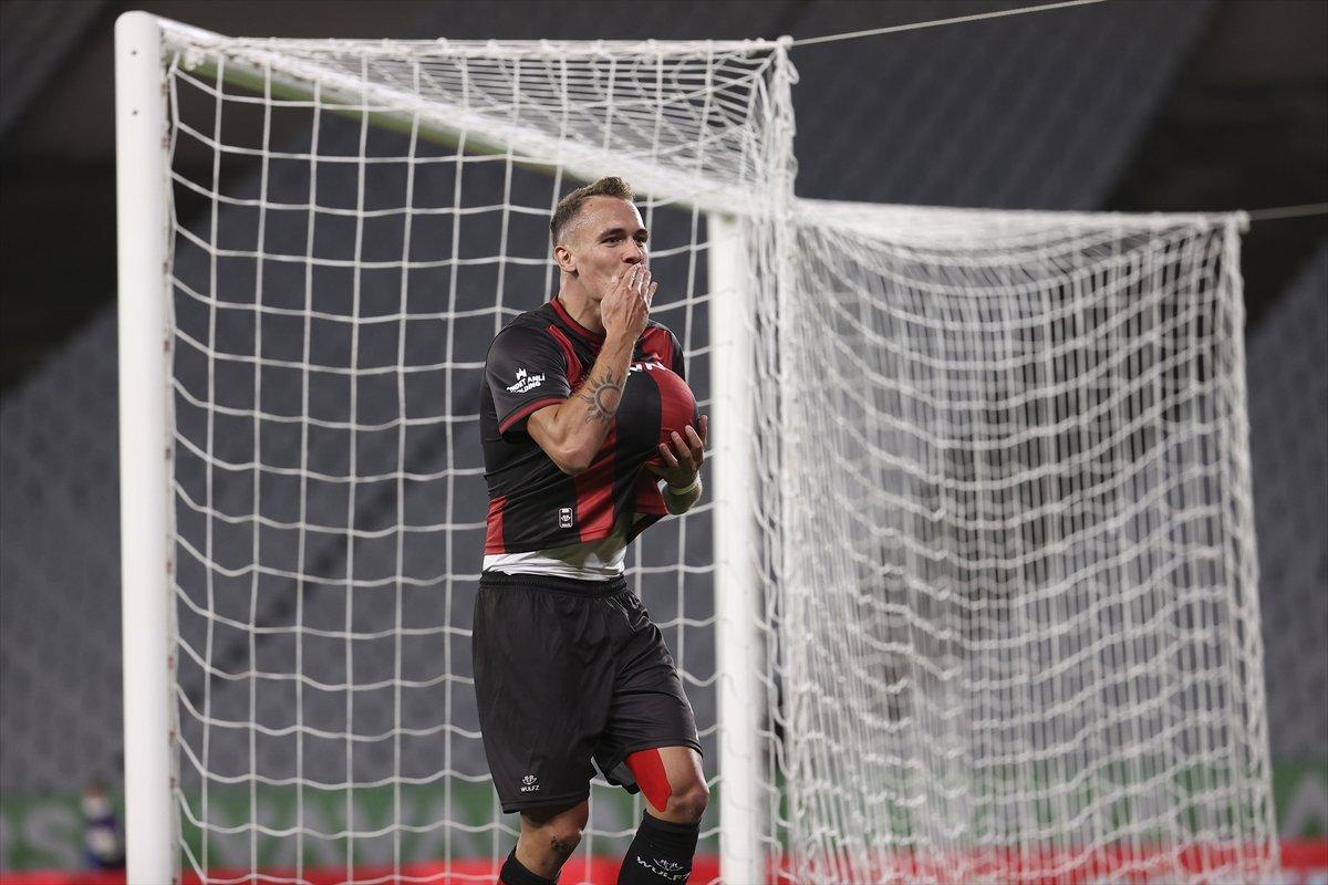 Karagümrük, Başakşehir'i rahat geçti