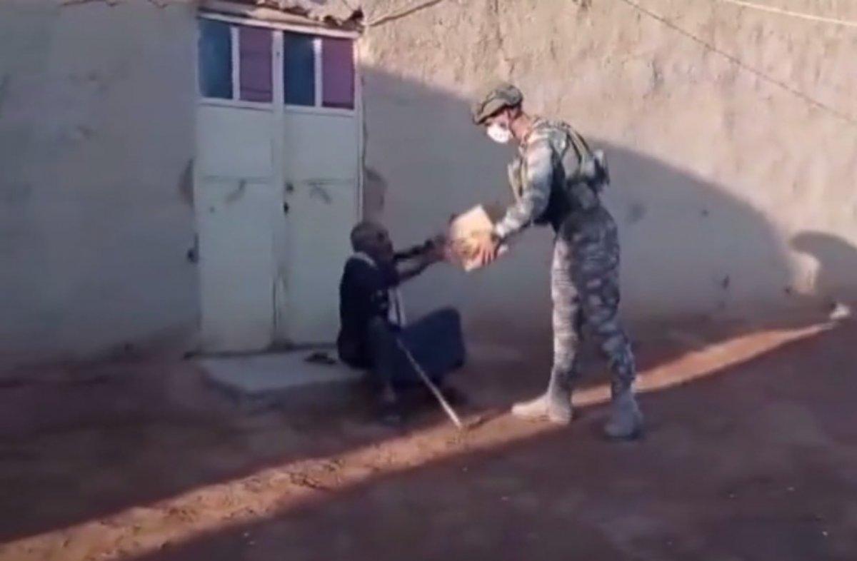 Mehmetçikten Suriye'de yardım eli