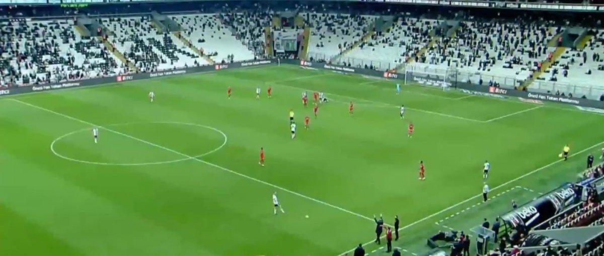 Sergen Yalçın kırmızı kart gördü