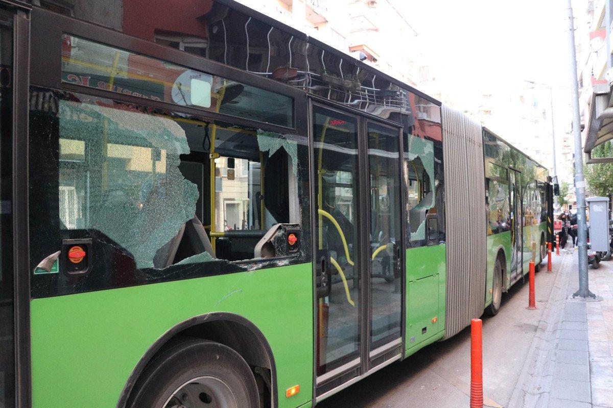 Denizli'de yük asansörünün sepeti belediye otobüsüne çarptı