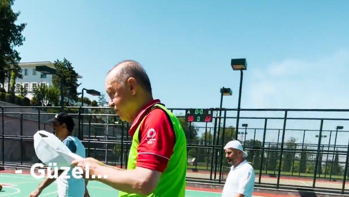 Cumhurbaşkanı Erdoğan, basketbol oynadığı görüntüleri paylaştı