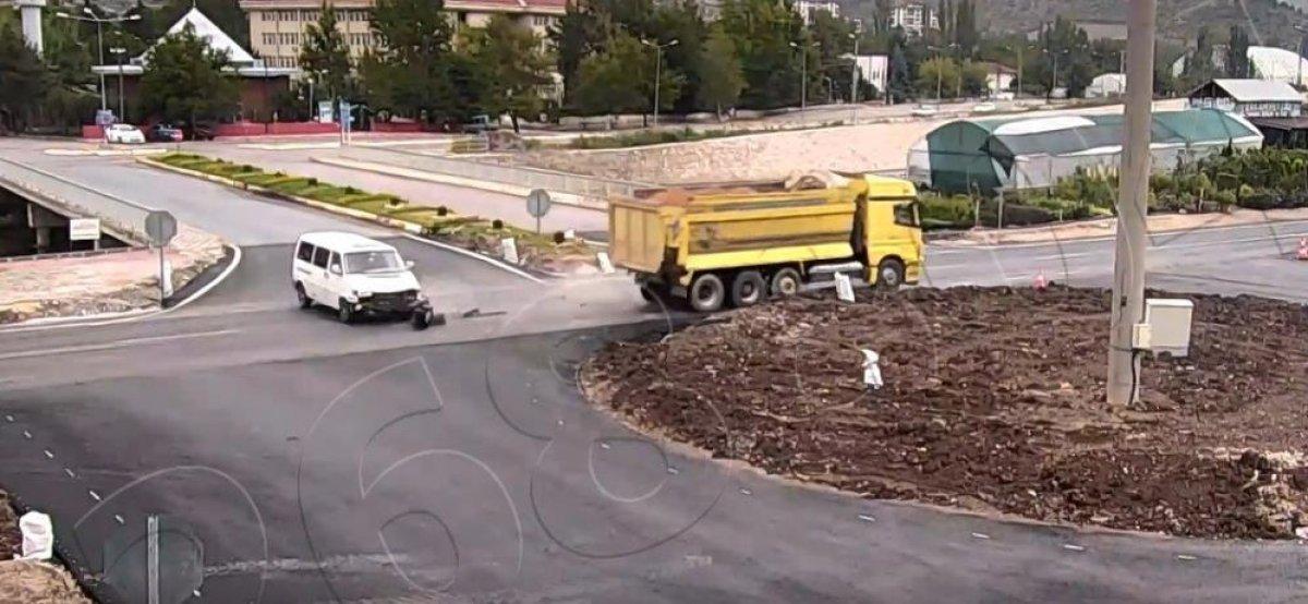 Tokat'ta aynı kavşakta bir ayda 19 trafik kazası