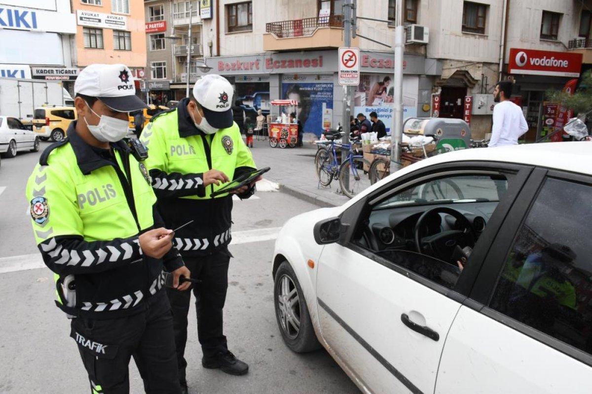 Aksaray'da yayaya yol vermeyen sürücülere ceza yağdı