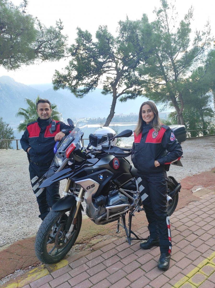 Muğla'daki yunus polisinden su altına evlilik teklifi