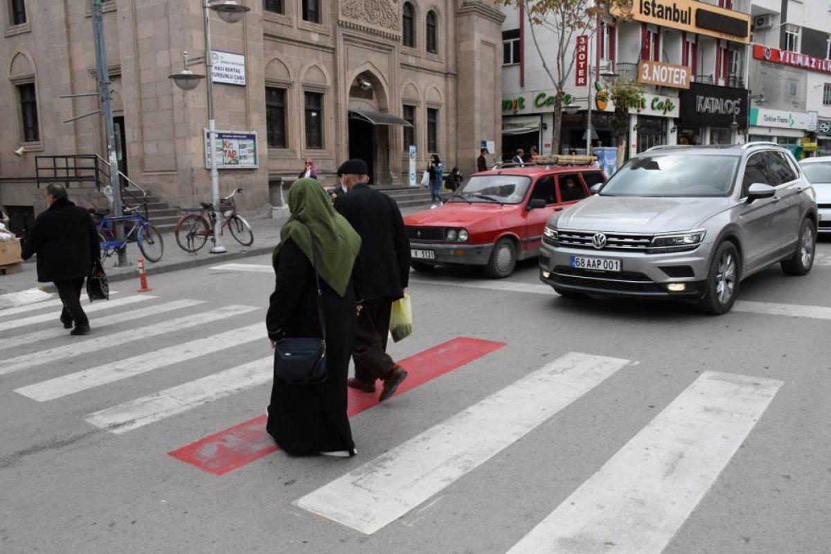 Aksaray'da yayaya yol vermeyen sürücülere ceza yağdı