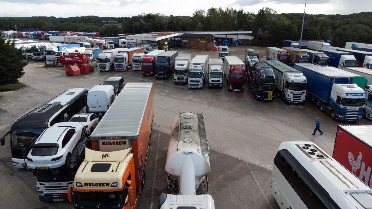 İngiltere'de tedarik zinciri sorunları Noel'e kadar devam edecek