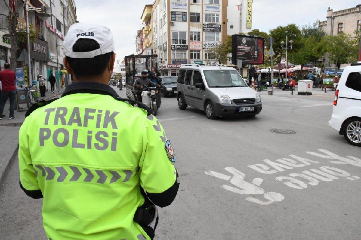 Aksaray'da yayaya yol vermeyen sürücülere ceza yağdı