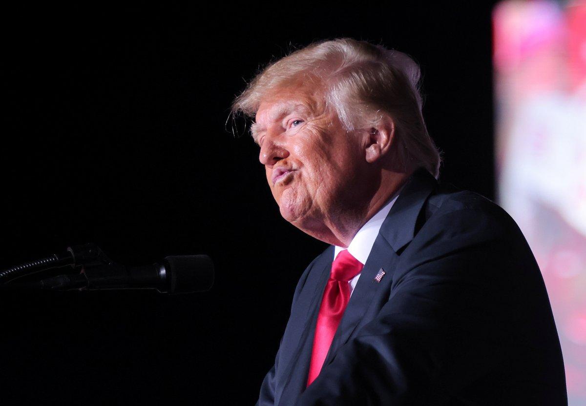 Trump, Twitter hesabının açılması için dava açtı