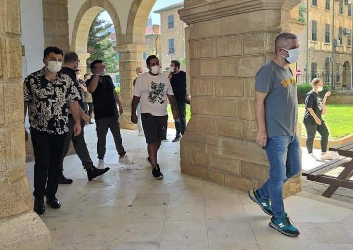 Bülent Ersoy'un orkestrasına 1 ay hapis cezası