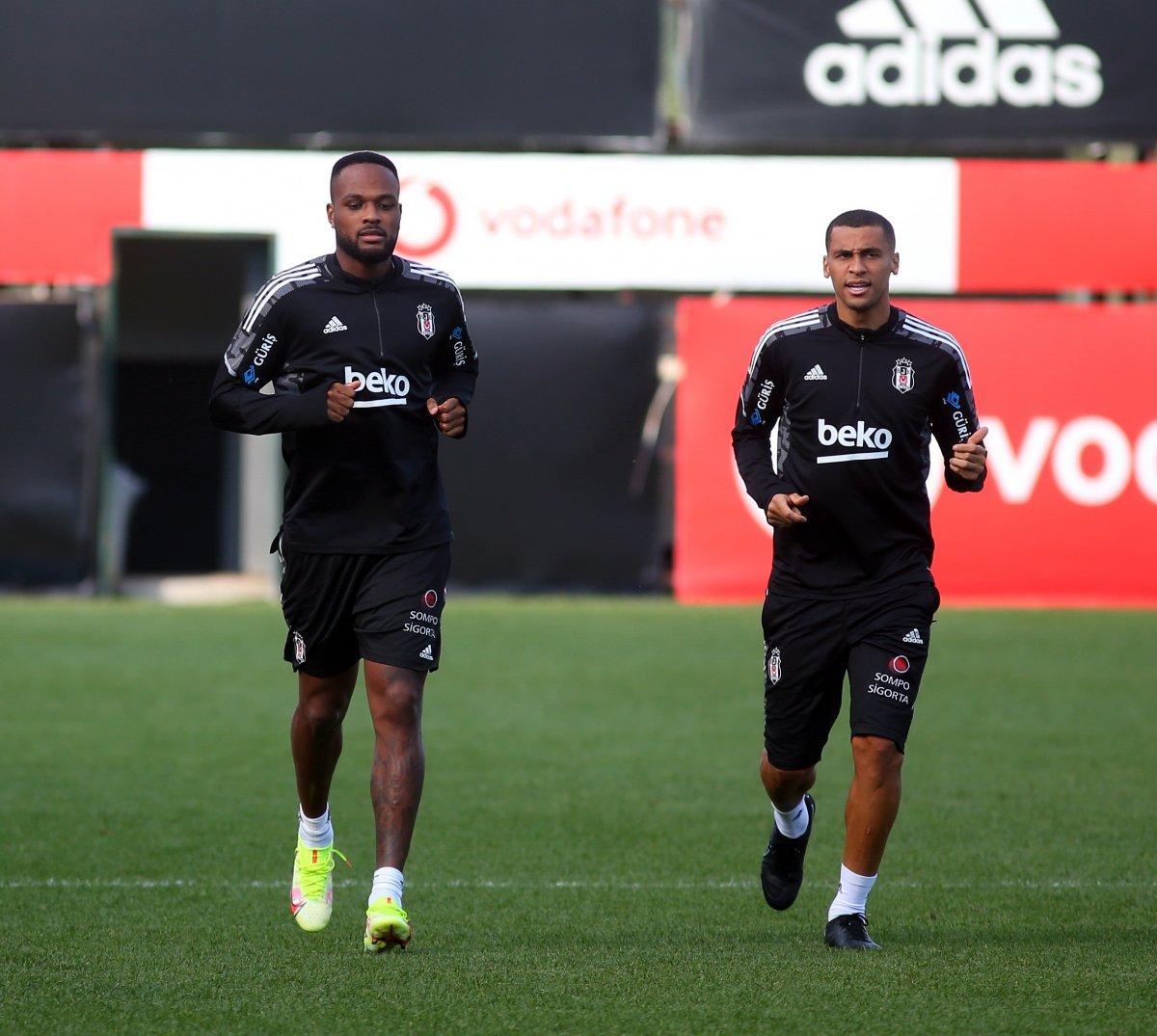 Beşiktaş'ta 3 oyuncu daha antrenmana katıldı