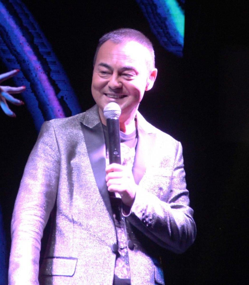 Serdar Ortaç 'İsmi lazım değil' şarkısıyla eski eşine gönderme yaptı