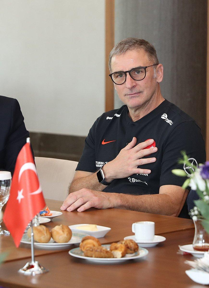 Stefan Kuntz'tan tazminat esprisi