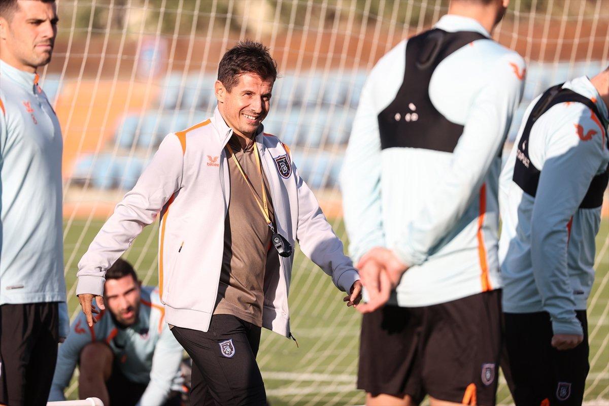 Emre Belözoğlu, Başakşehir'de ilk antrenmanına çıktı