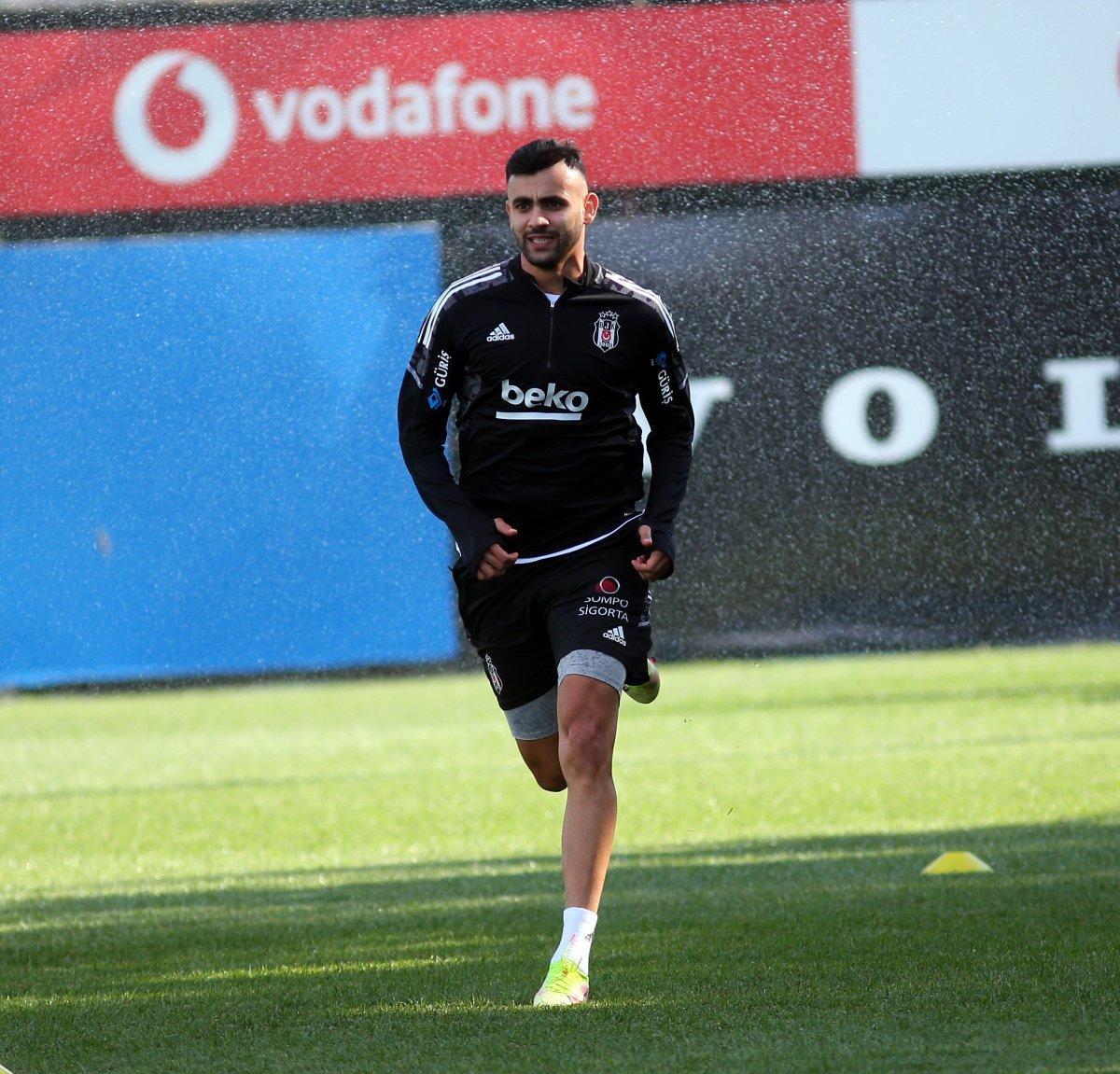 Beşiktaş'ta 3 oyuncu daha antrenmana katıldı