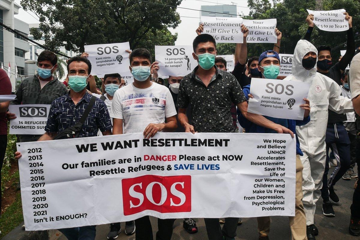 Afganlar, Endonezya'da protesto düzenledi