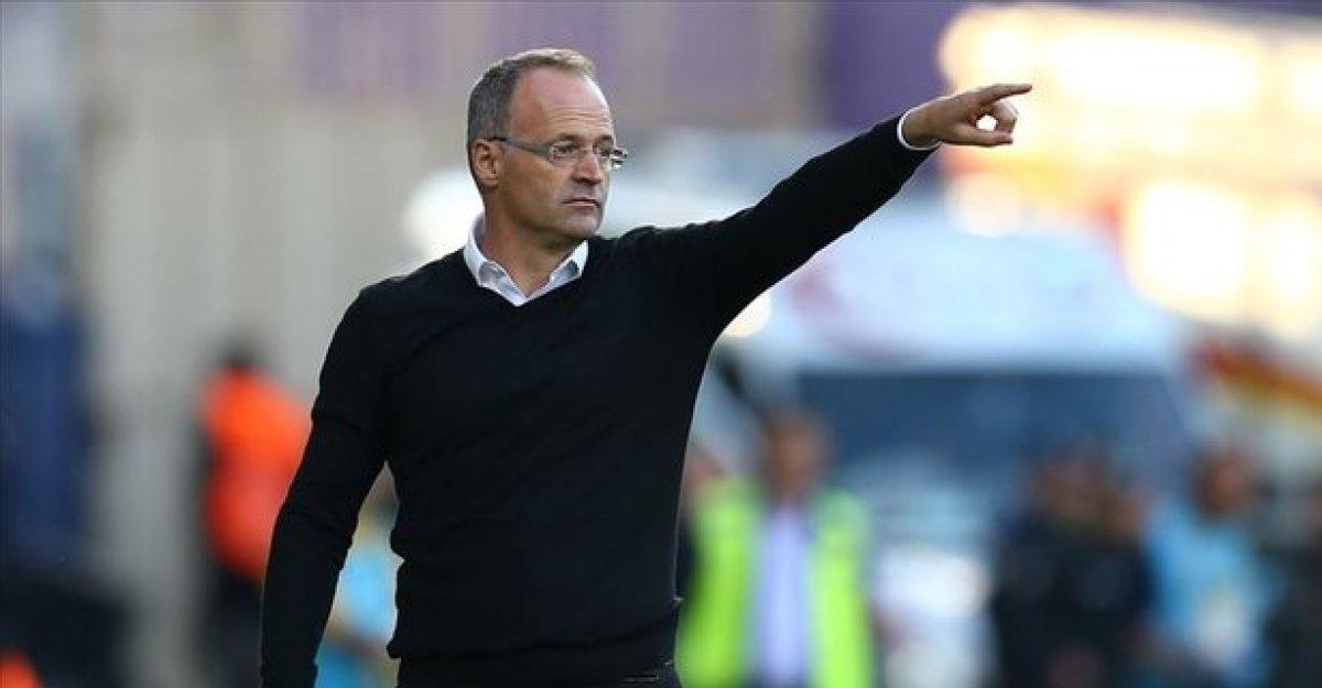 Süper Lig'de 8 haftada 8 hocayla yollar ayrıldı