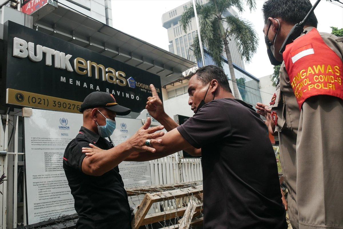 Afganlar, Endonezya'da protesto düzenledi