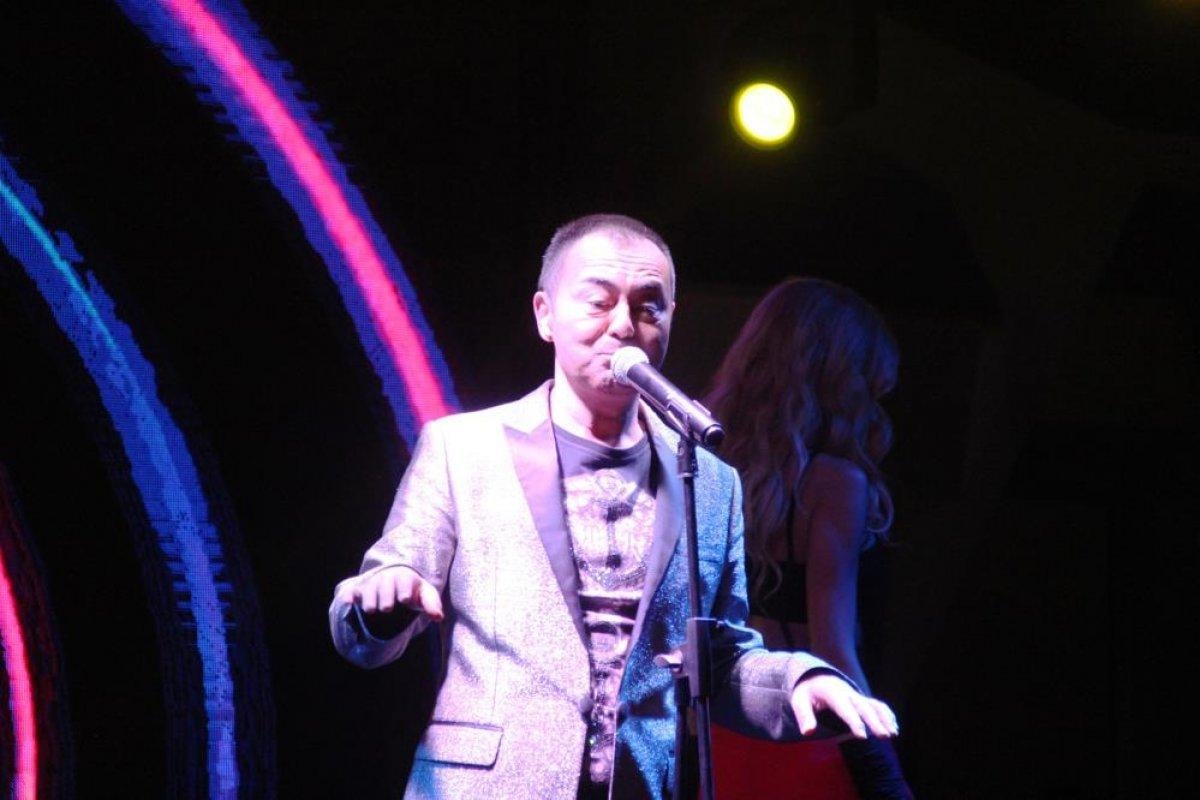 Serdar Ortaç 'İsmi lazım değil' şarkısıyla eski eşine gönderme yaptı