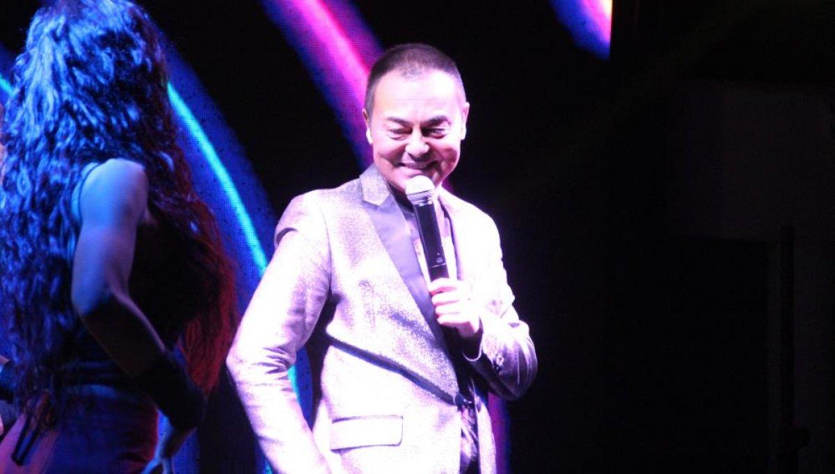 Serdar Ortaç 'İsmi lazım değil' şarkısıyla eski eşine gönderme yaptı