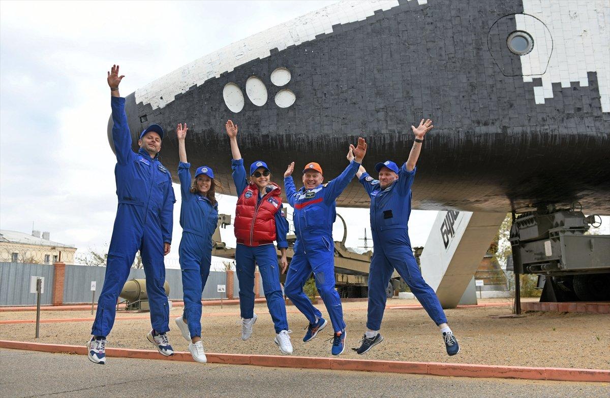 Rusya, film ekibini uzaya gönderdi