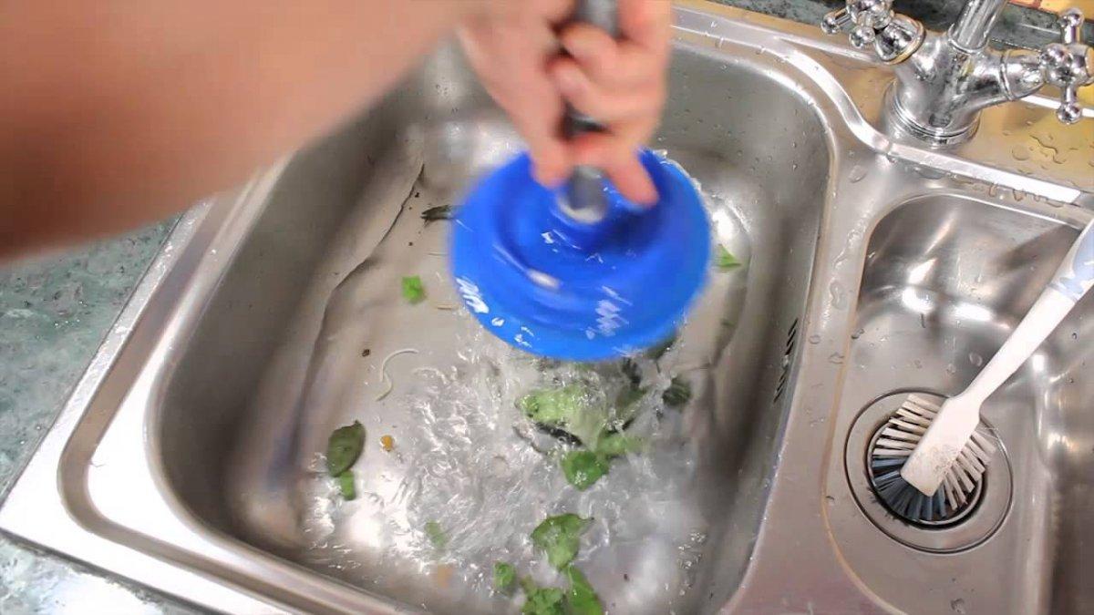 Tıkanan lavaboyu açmanın en pratik 4 yolu