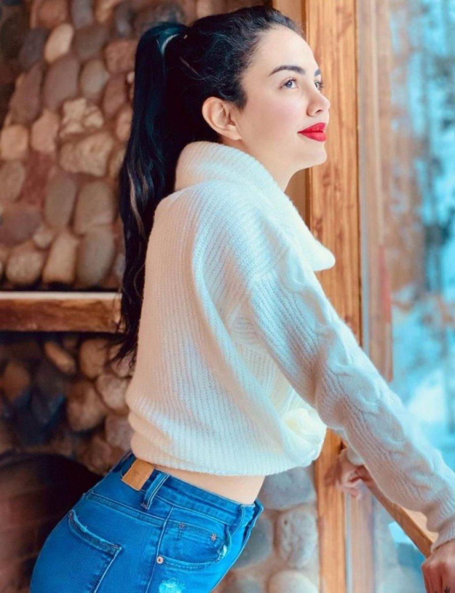 Ece Ronay, Mehmet Ali Erbil'in tacizini ifşaladı! 'Göğüslerini açarken...'