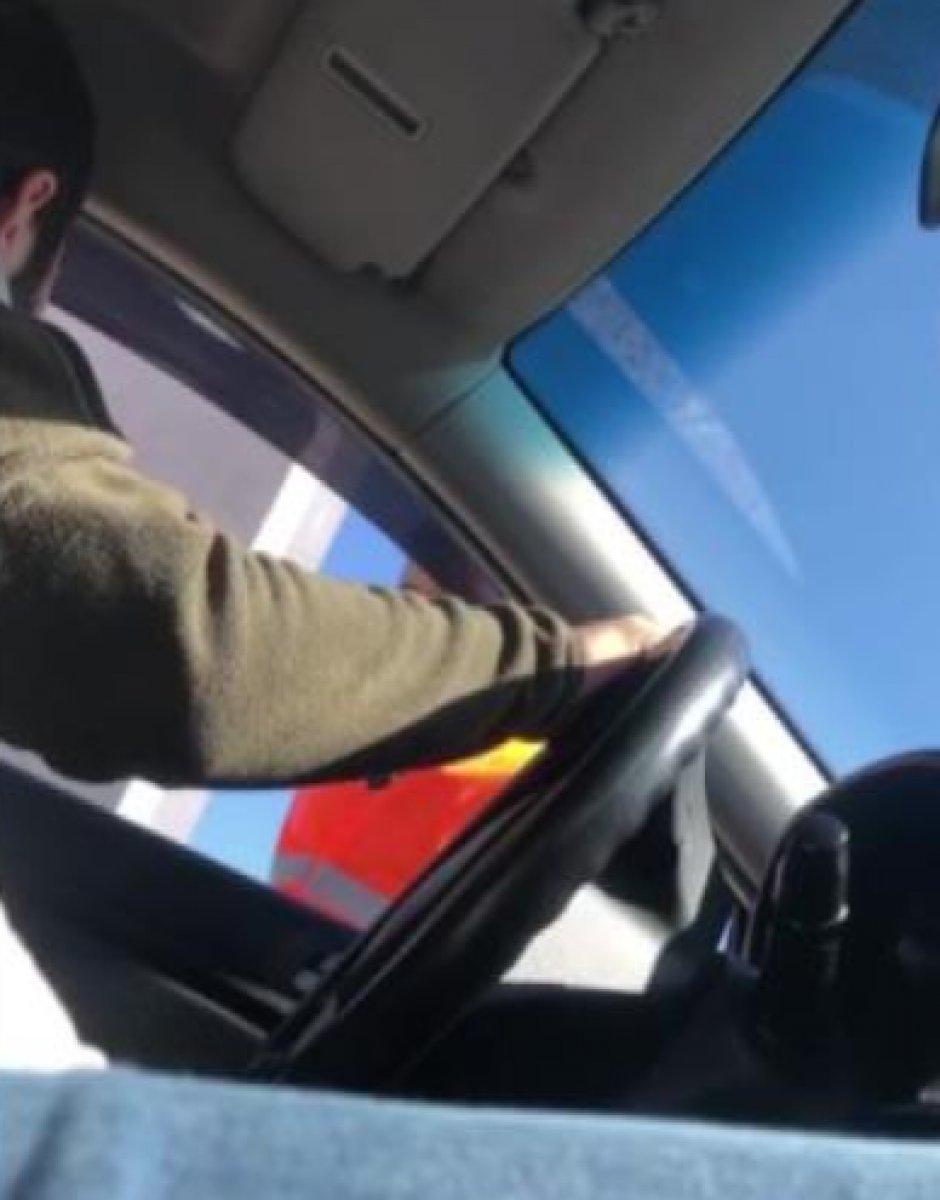 Ataşehir’de polisle pazarlık yapan değnekçiler