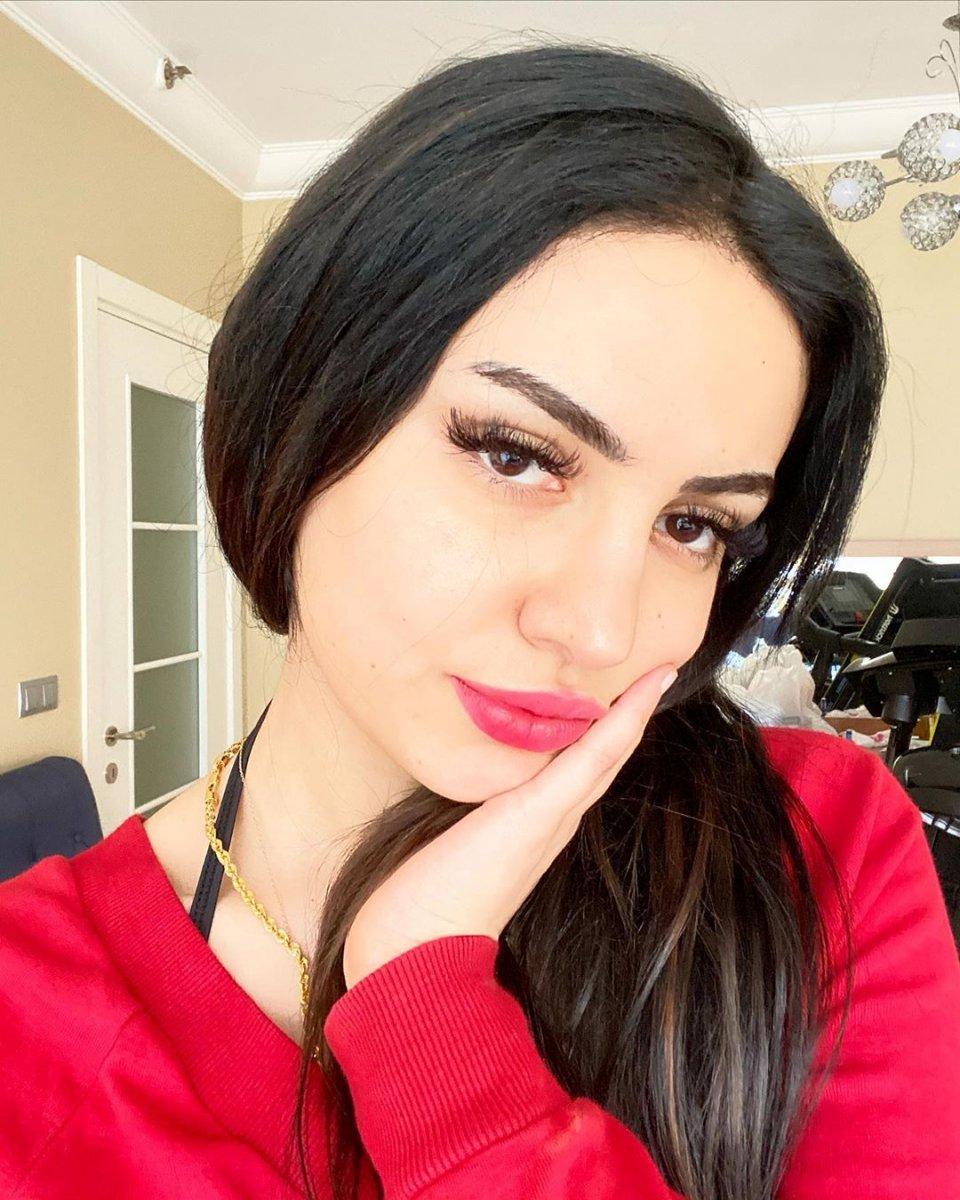 Ece Ronay, Mehmet Ali Erbil'in tacizini ifşaladı! 'Göğüslerini açarken...'