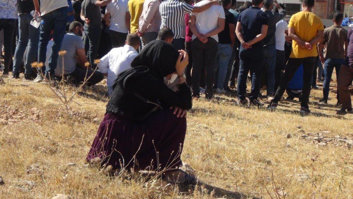 Şanlıurfa'da işten çıkarılan 350 işçi fabrika önünde eylem yaptı