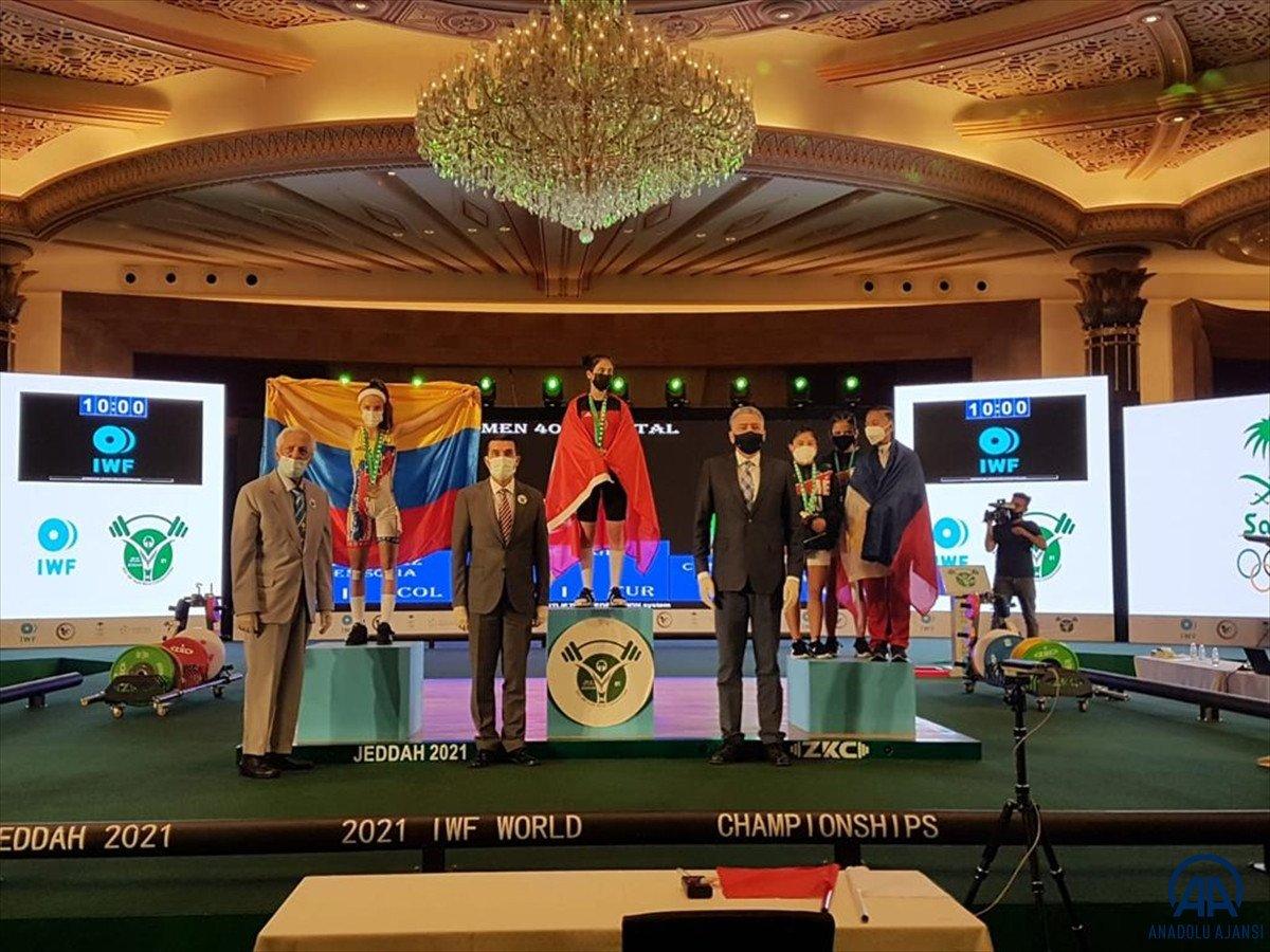 Milli halterci Ezgi Kılıç, dünya şampiyonu oldu