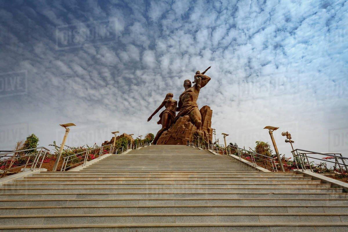 AFRİKA RÖNESANS ANITI