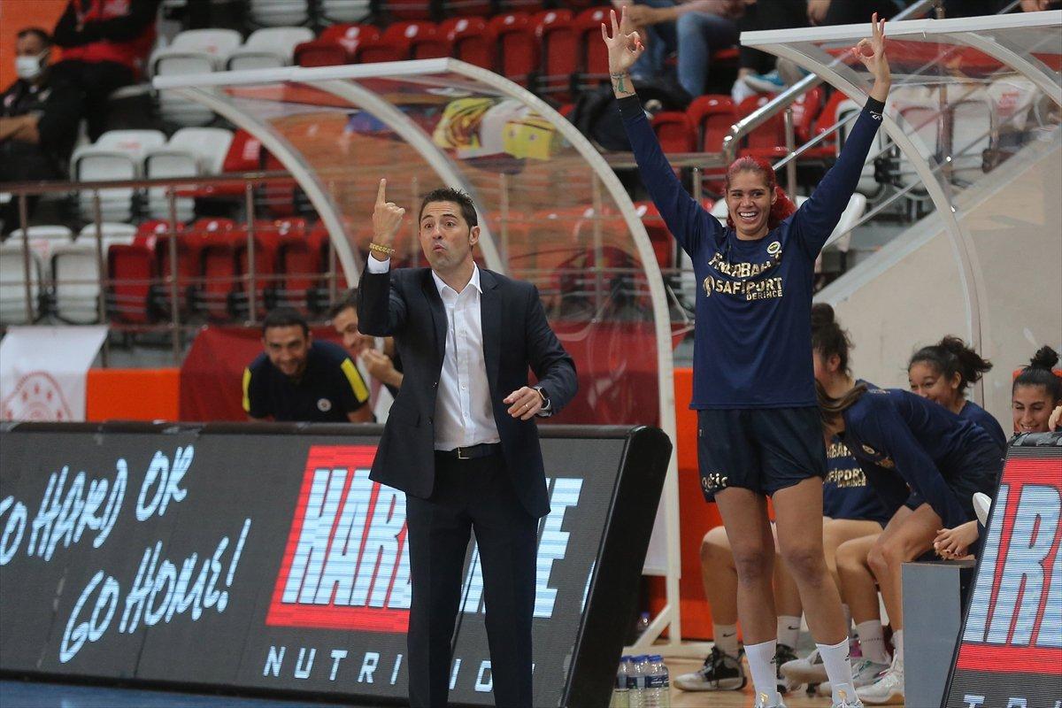 Fenerbahçe kadın basketbol takımı, Avrupa'da Galatasaray'ı yendi