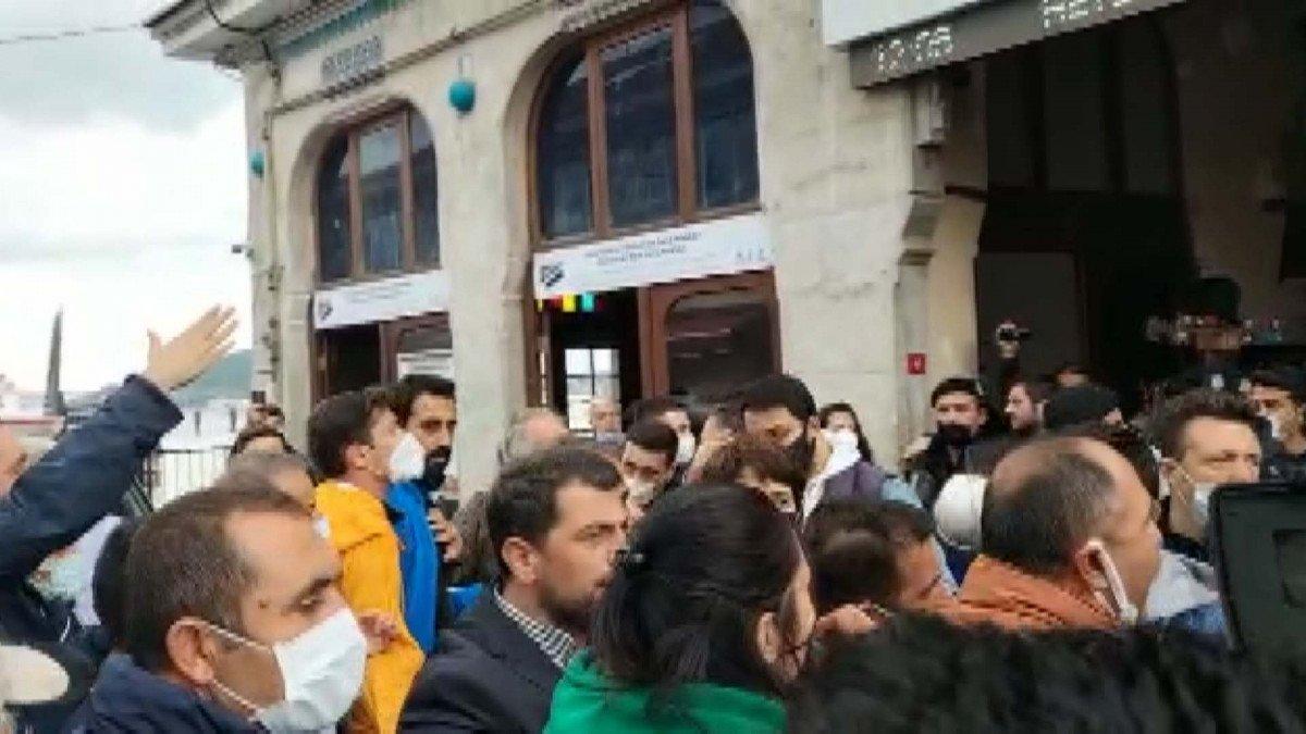 Büyükada'da gergin tahliye: İBB ve TÜGVA’dan açıklama geldi