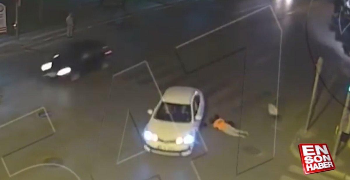 Araç sürücüleri, yayaları ve geçiş üstünlüğünü önemsememeye devam ediyor