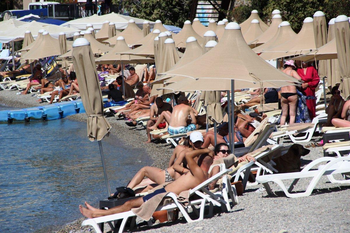 Bodrum sahilleri doldu taştı