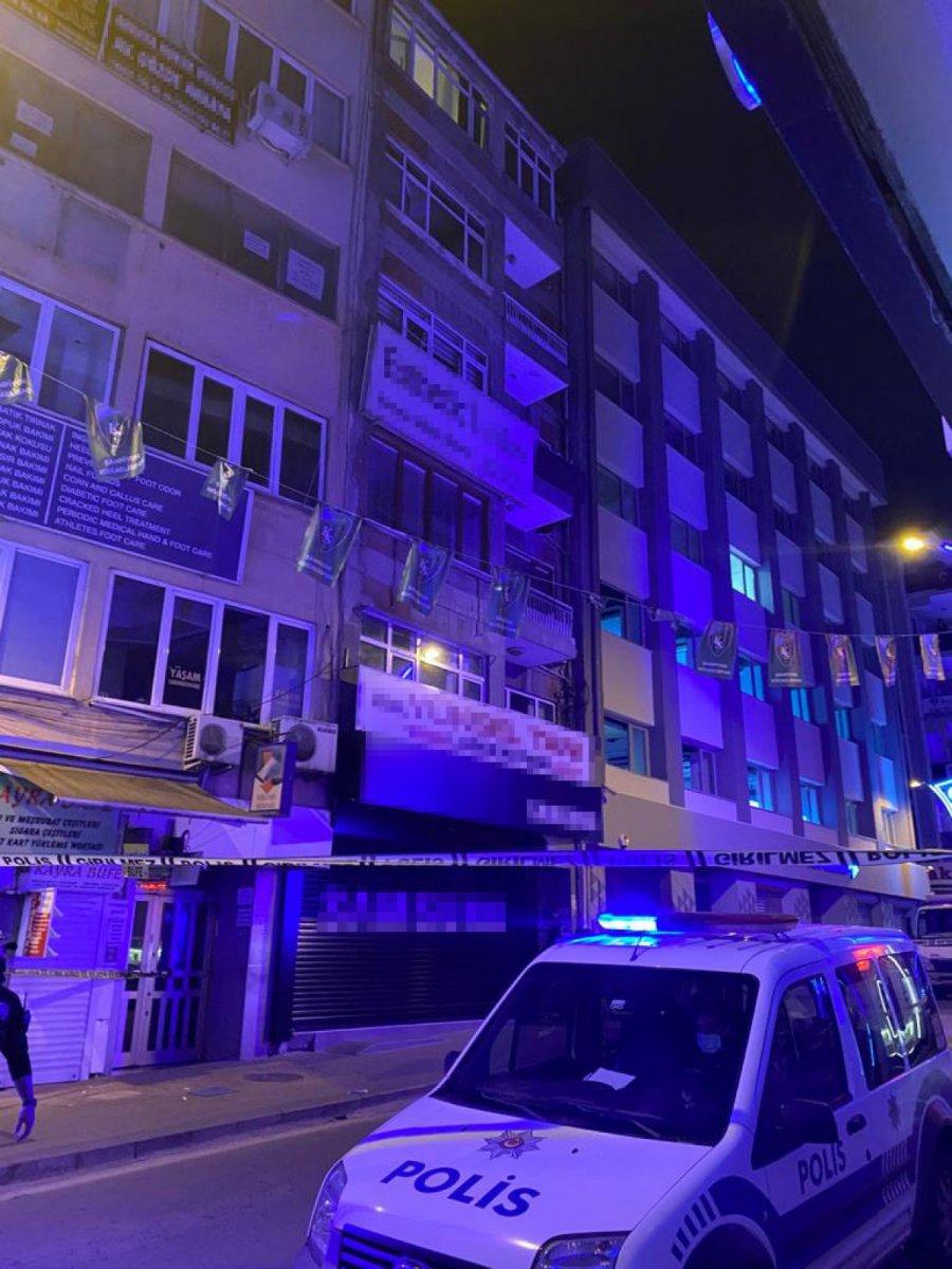 İzmit'te sevgilisiyle tartışırken evinin penceresinden düşen trans birey öldü