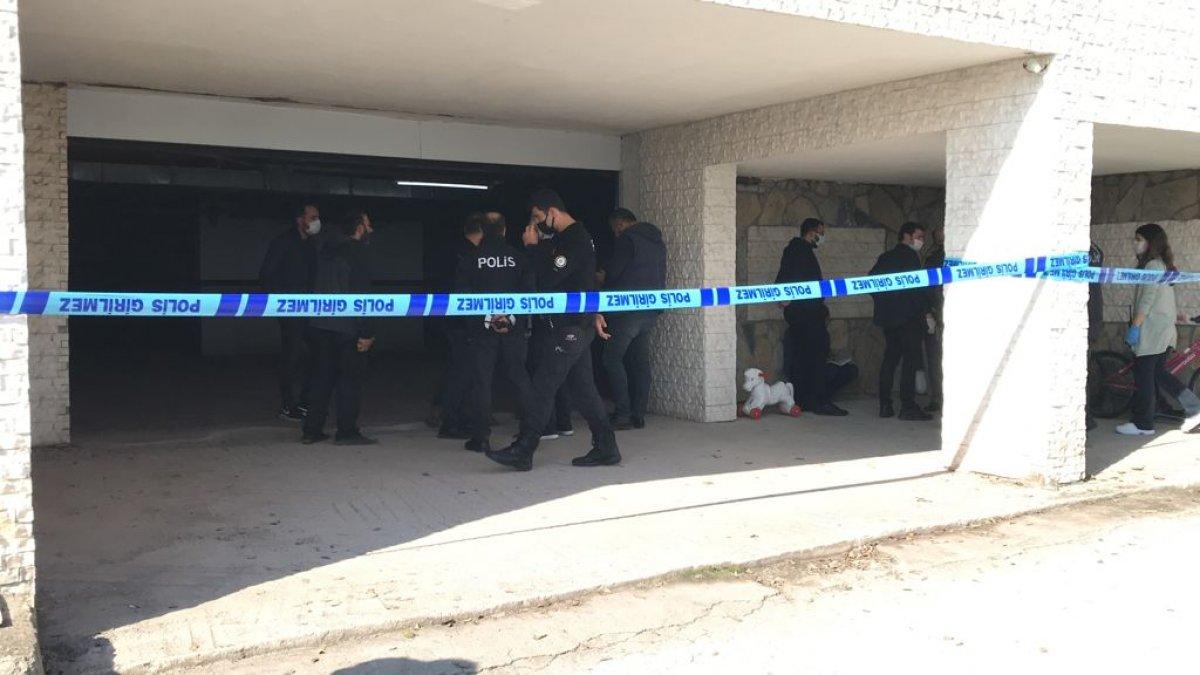 Düzce'de kargo görevlisi asansör boşluğuna düştü