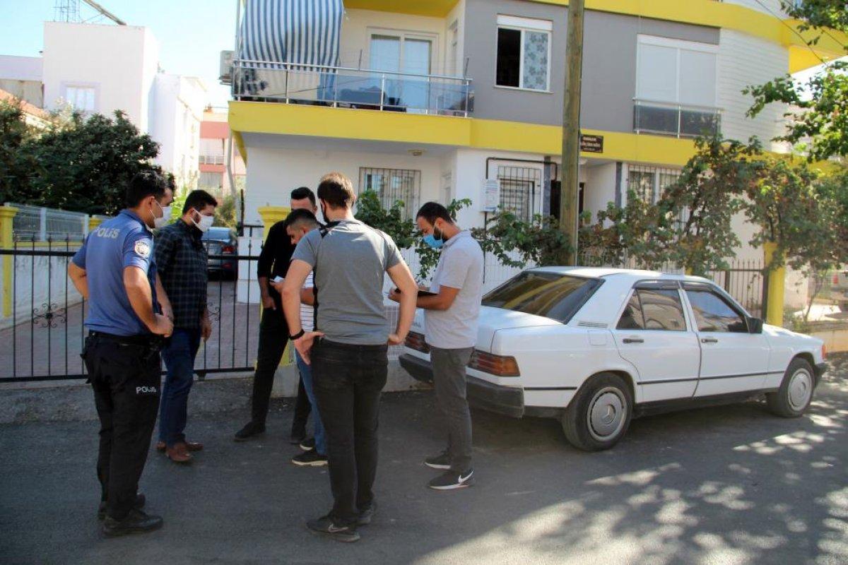 Antalya'da çaldıkları otomobillerin plakasını söken hırsızlar aranıyor
