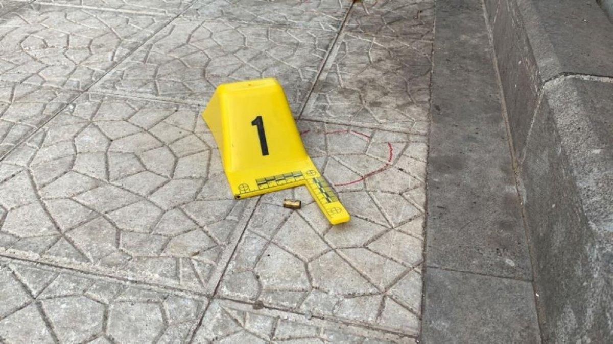 Adana'da sokakta karşılaşan husumetliler çatıştı: 2 yaralı