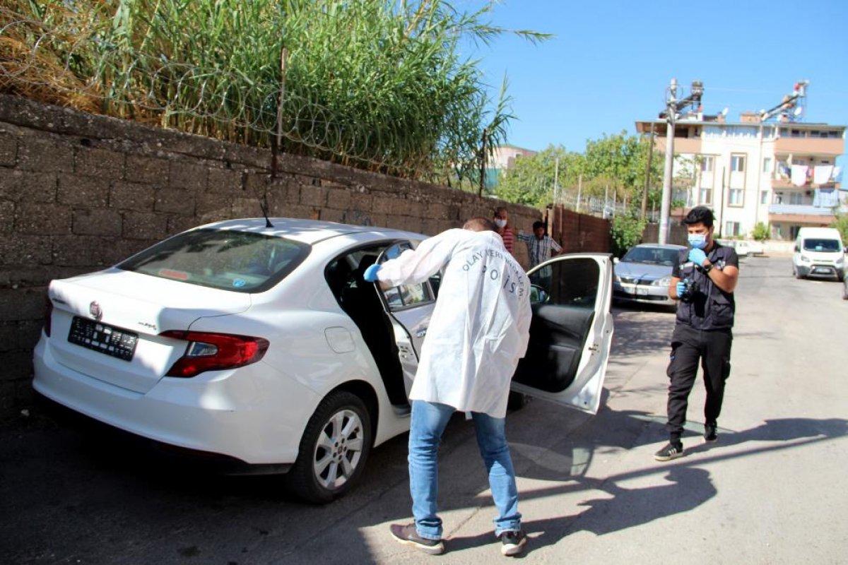Antalya'da çaldıkları otomobillerin plakasını söken hırsızlar aranıyor