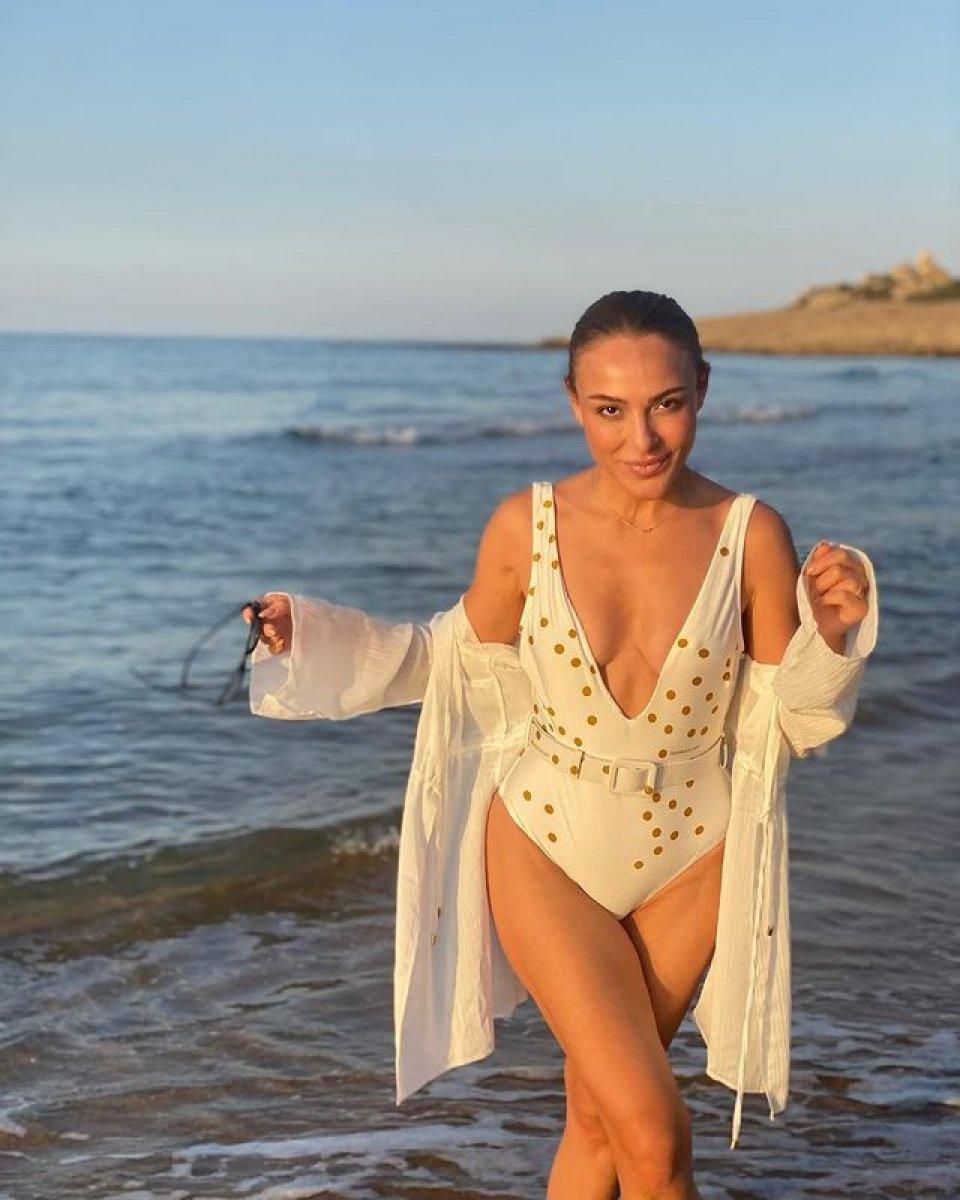 Ziynet Sali'den 46 yaş pozu