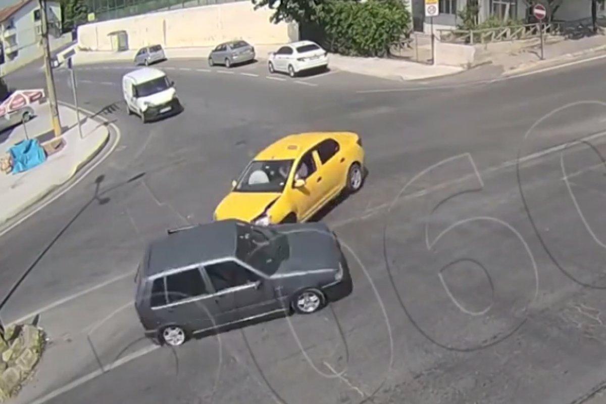 Araç sürücüleri, yayaları ve geçiş üstünlüğünü önemsememeye devam ediyor