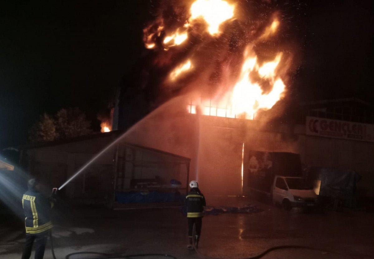 Kastamonu'da toptancıda çıkan yangın söndürüldü