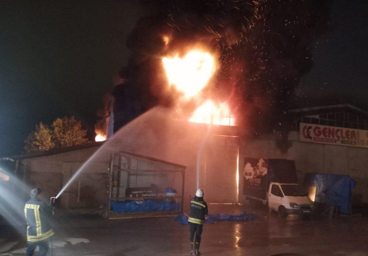 Kastamonu'da toptancıda çıkan yangın söndürüldü