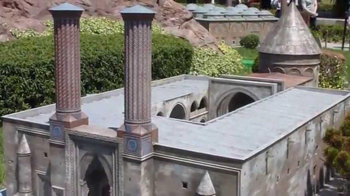 Çifte Minareli Medrese nerede? Çifte Minareli Medrese tarihi ve özellikleri