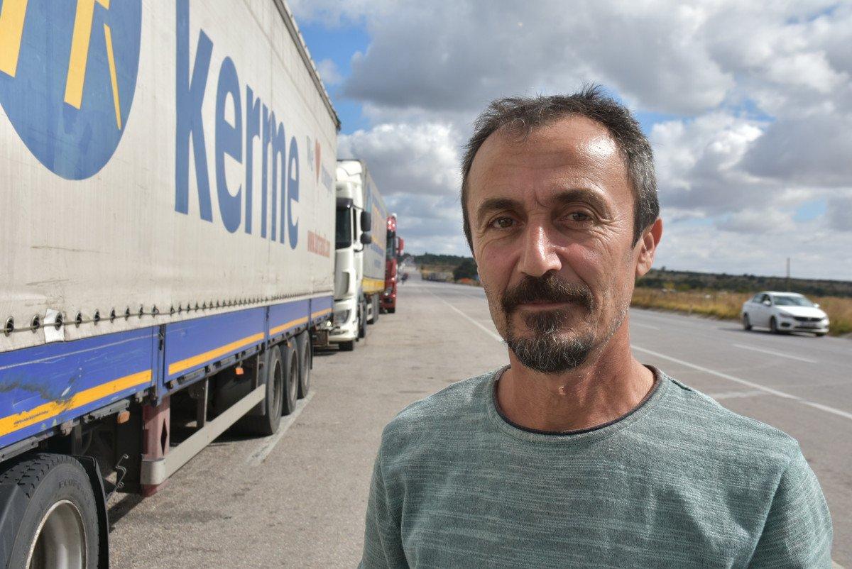 Edirne sınırında tır kuyrukları uzadı