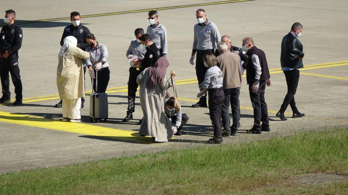 Cezire Hava Yolları'na ait uçak bomba ihbarı üzerine Trabzon'a indi