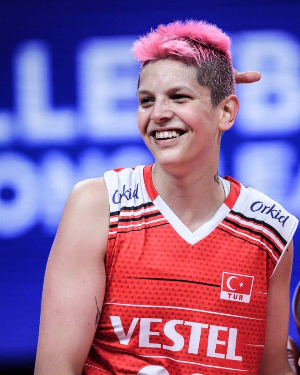 Gören bir daha bakıyor! İşte Ebrar Karakurt'un uzun saçlı hali